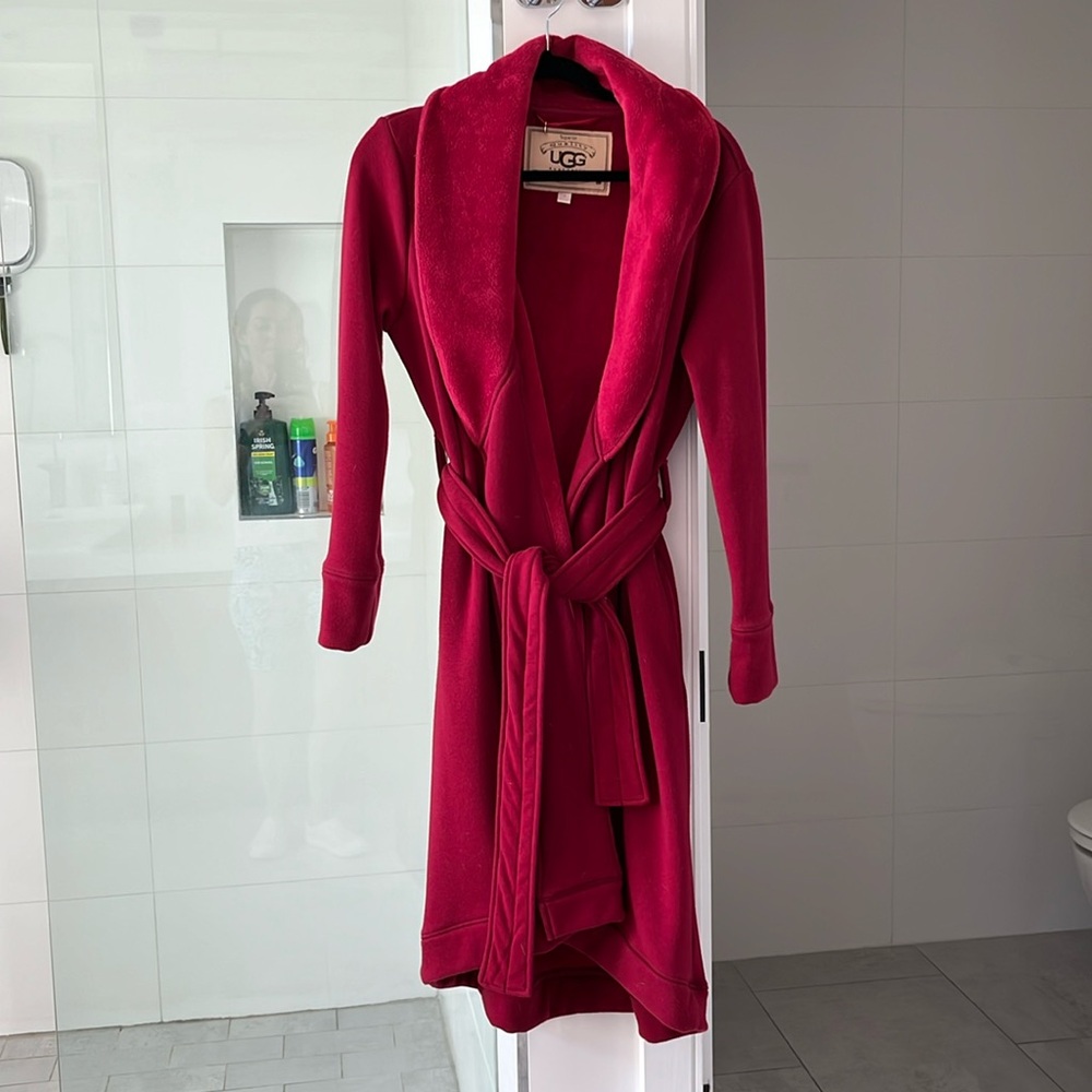 UGG Duffield Robe. Wine Color.Like New!